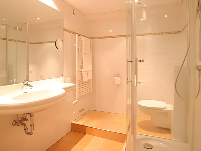 Bathroom 3, Alster-Hof, Hamburg