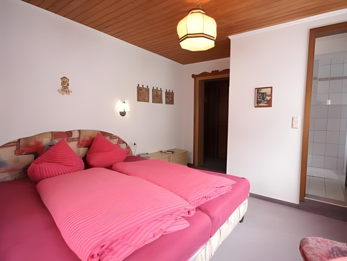 Others 5, Berghof Geisler, Schwaz