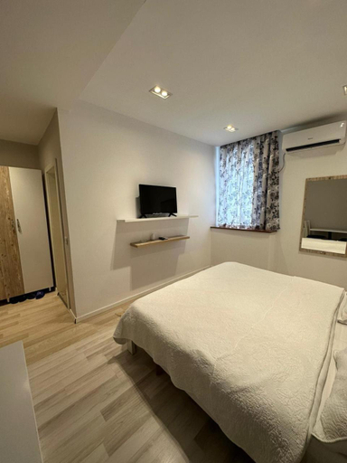 Bedroom 12