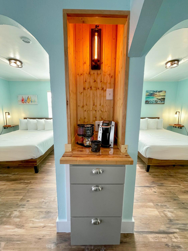 Bedroom 2, The Anchorage Motel, Tillamook
