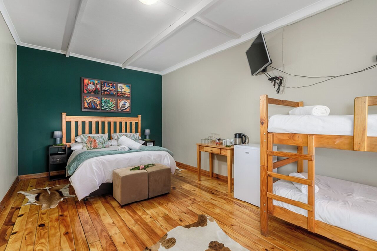 Bedroom 3, Le Petit Karoo, Eden