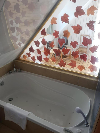 Bathroom 4