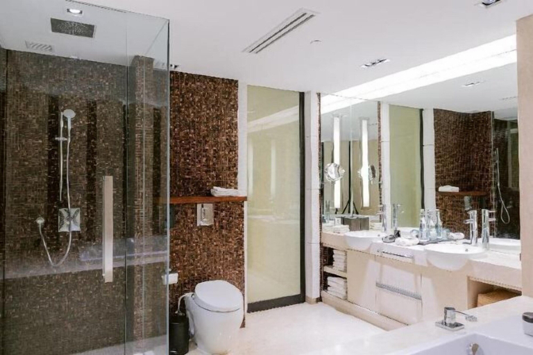 Bathroom 25