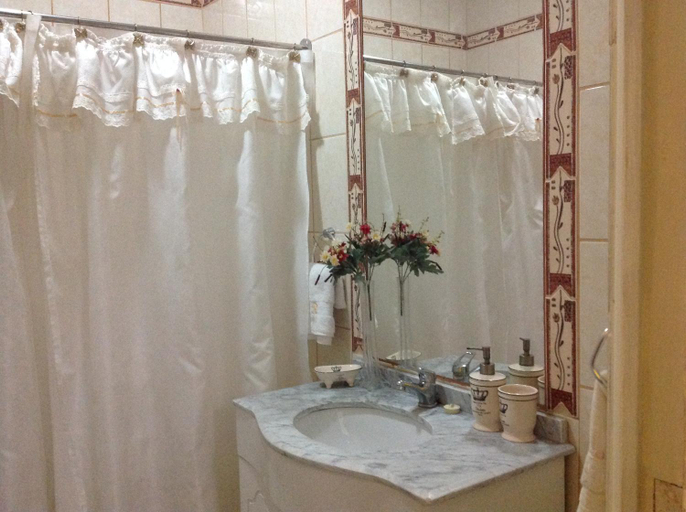 Bathroom, Hostal Renoir, Colchagua
