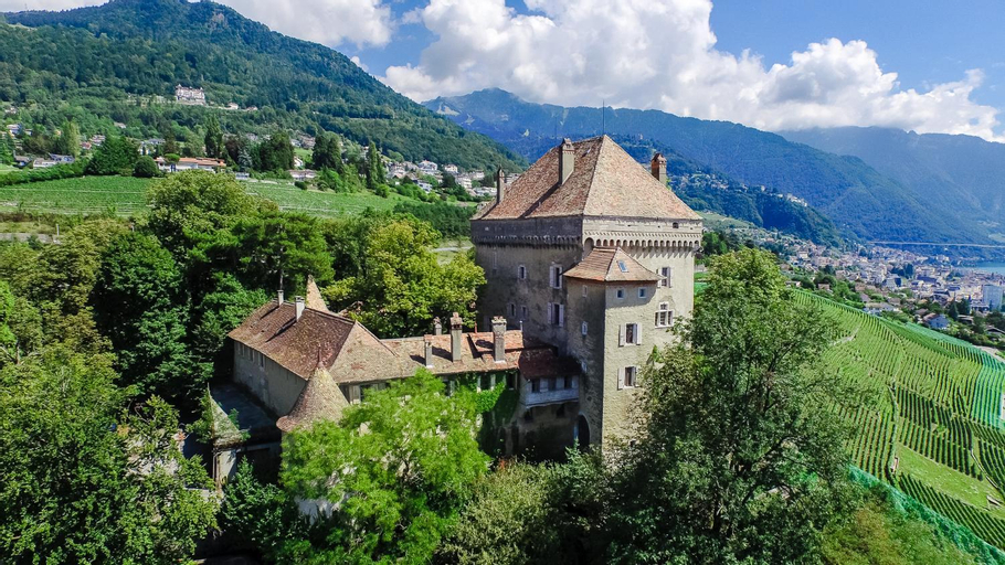 Montreux Castle | Charming Lake View Studio, Pays-d'Enhaut