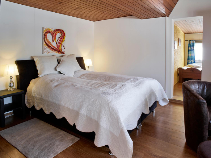 Bedroom 2, Landgasthof Ochsen, Laufenburg