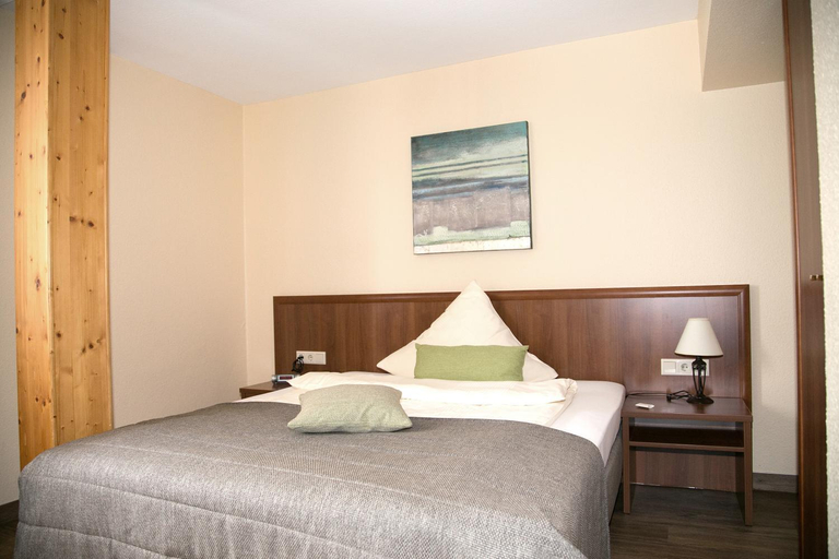 Bedroom 2, Zur alten Quelle, Olpe