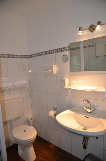 Bedroom 4, Hotel Pirsch, Kaiserslautern