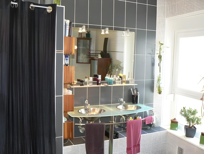 Bathroom 3, Bienvenue Chez Nous, Moselle