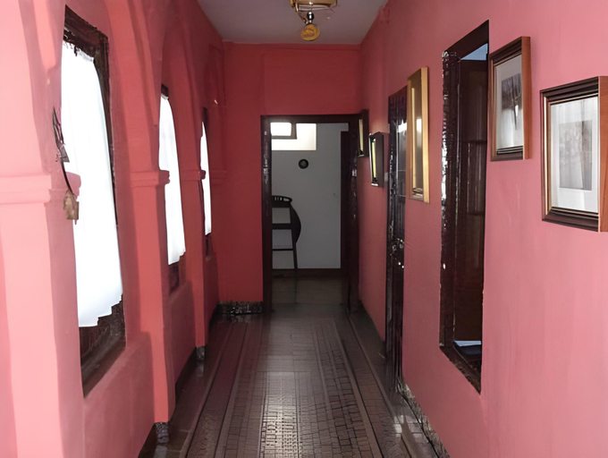 Others 4, La Casa en el Centro, Sevilla