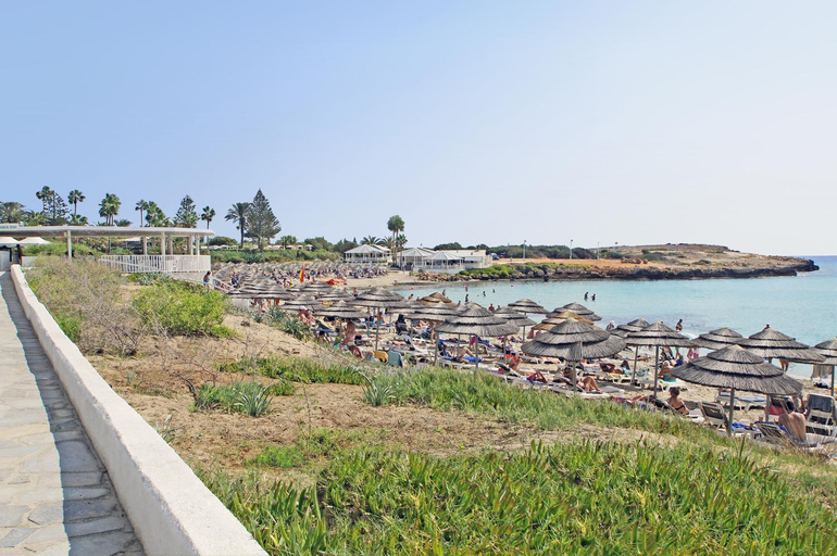 Others 4, Villa Louisa