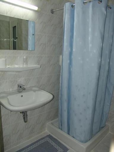 Bathroom 4, Hotel Cosmos, Attica