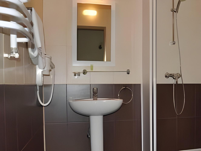 Bathroom 3, Patkovski Gold, Nadvirnians'kyi