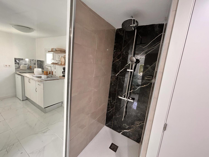 Bathroom 2, CASA ELEO, Las Palmas