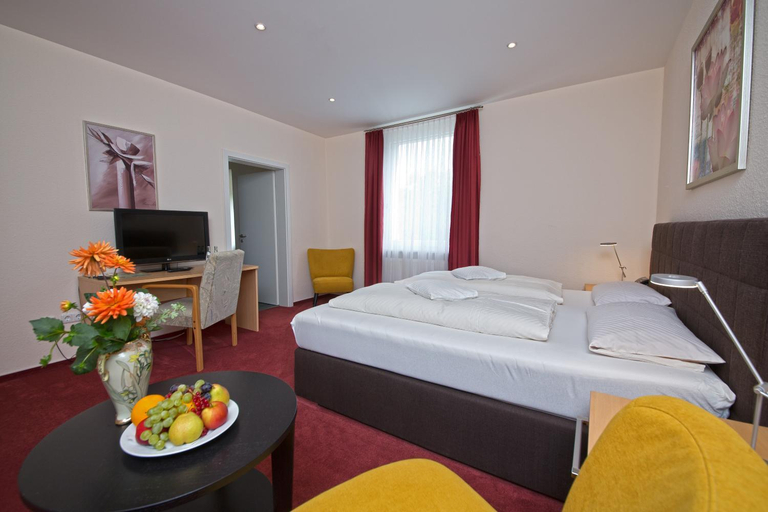 Bedroom 2, Hotel Jagerhof, Bad Kissingen