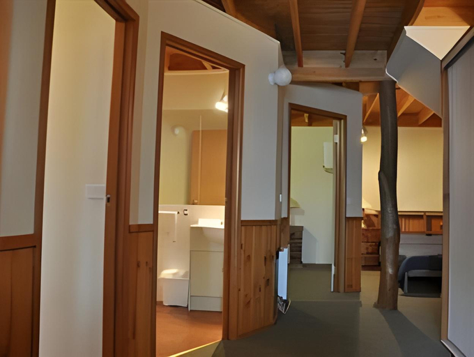 Others 2, Drovers Rest Chalet, Alpine - East