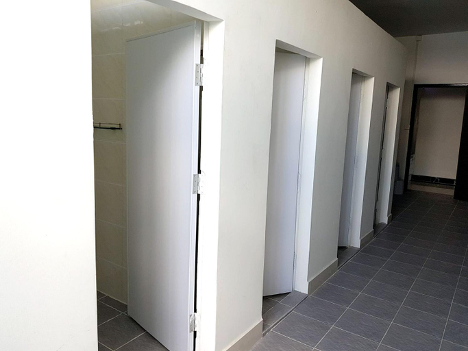 Bathroom 3, Lucky hostel and guesthouse, Svay Pao