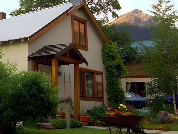 Others 3, Charlie's Guesthouse, Columbia-Shuswap