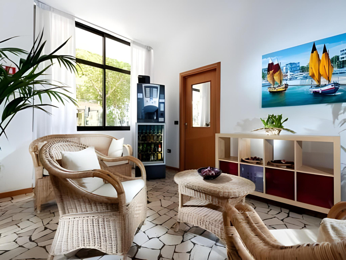 Others 4, Residence Millennium, Rimini