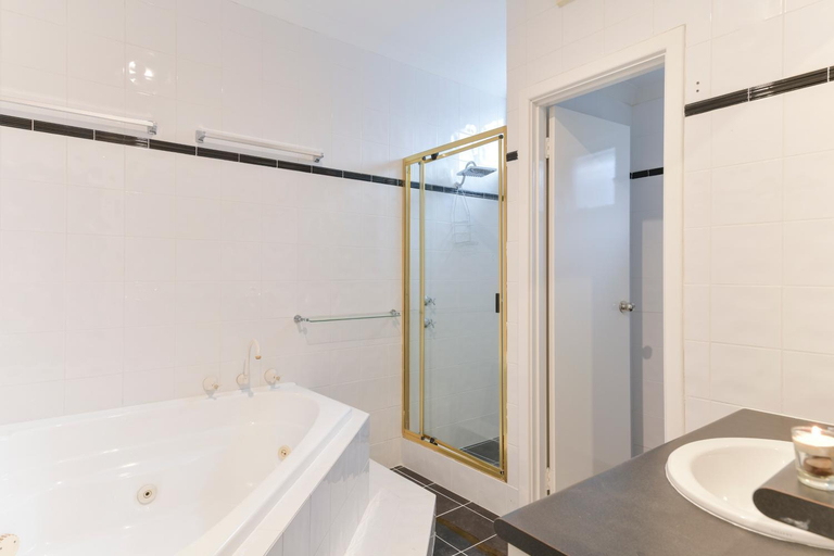 Bathroom 9