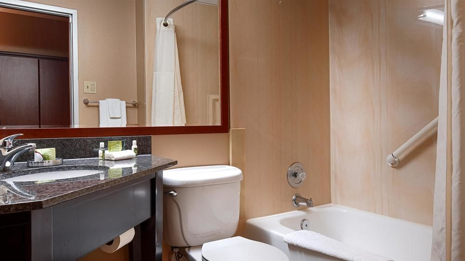 Bedroom 3, Best Western Plus The Charles Hotel, Saint Charles