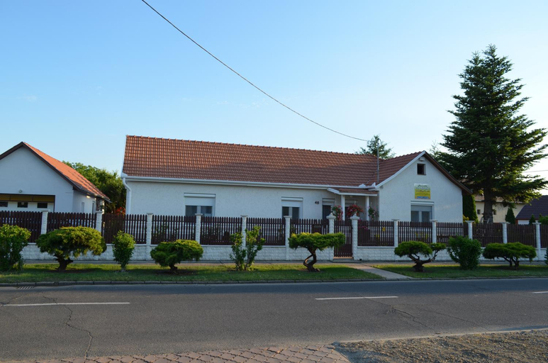 Others 3, Henrietta - Violetta Apartman, Hajdúszoboszló