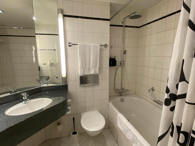 Bathroom 4, Mercure Hotel Gera City, Gera