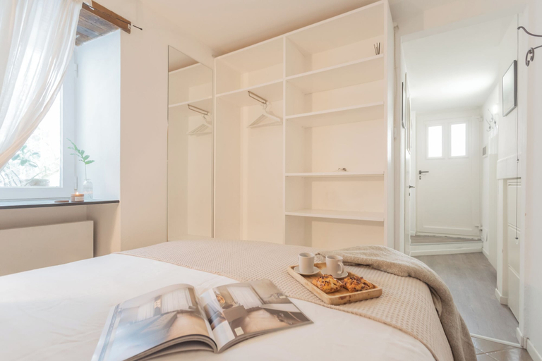 Bedroom 3, Pretty Studio in Old Town by Rent all Como, Como