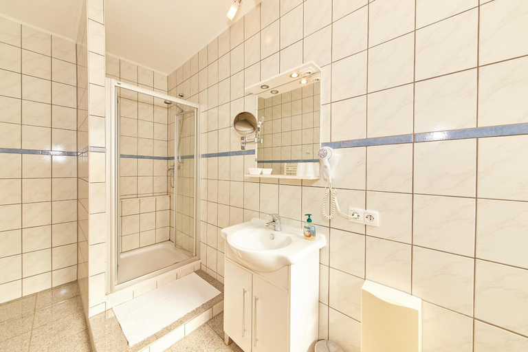 Bathroom 12