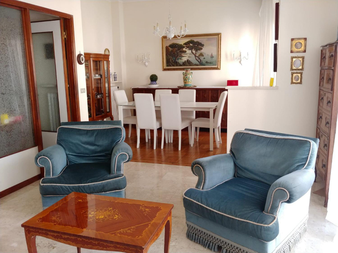 Others 5, Casa Cristina, Genova