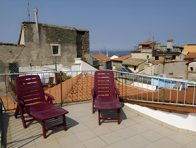 Others 5, Alibi B11, Piran