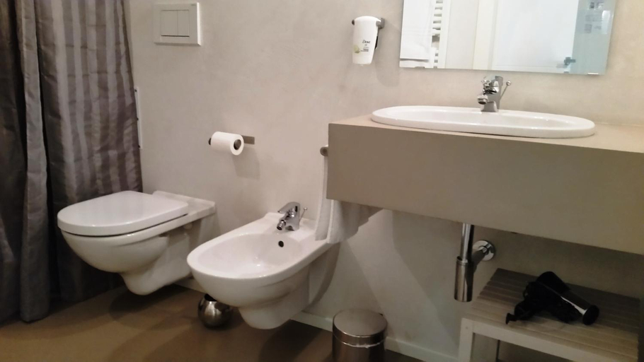 Bathroom 2, Corte Merighi Charming Rooms, Verona