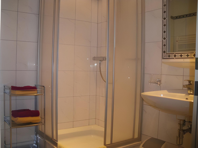 Bathroom 2, Landhaus Franzelin, Imst