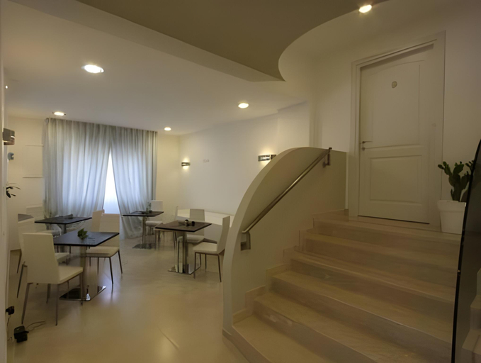 Others 5, B&B Al Picchio, Bari