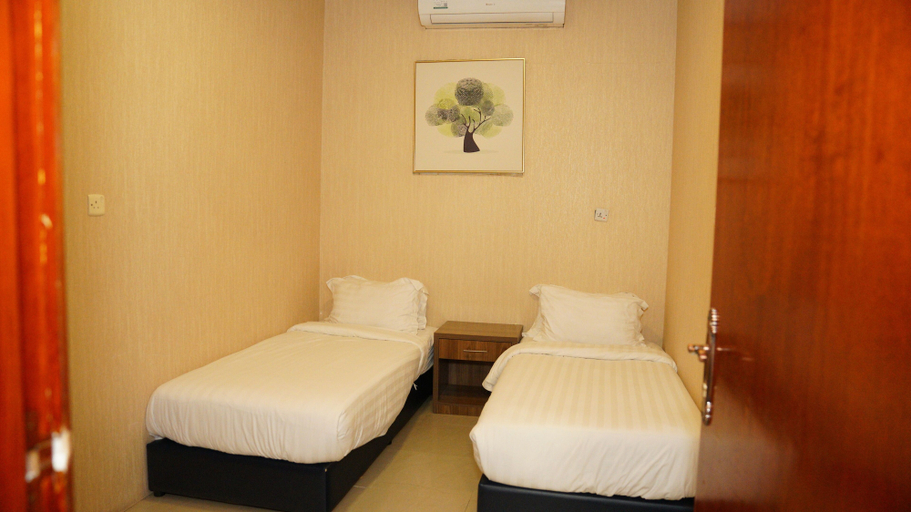 Bedroom 2, Reef Beach Hotel Apartments, Dammam