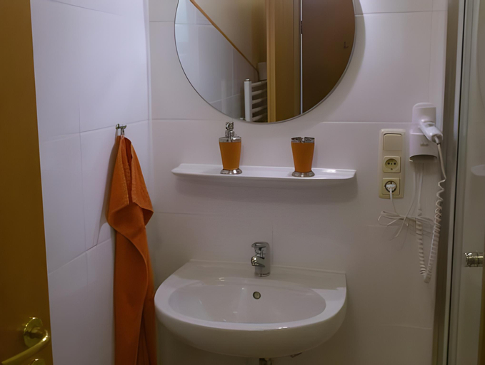 Bedroom 4, Eifel - Pension, Euskirchen