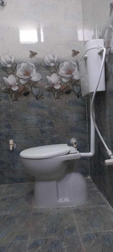Bathroom 2, Majestic Guest House, Varanasi