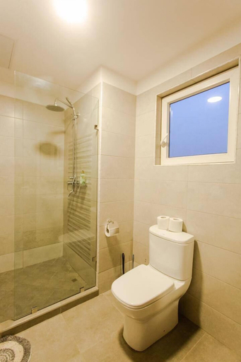 Bathroom 3, Accra Luxury Apartments @ Oasis Park, Accra