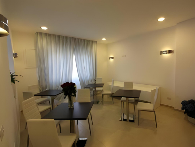 Others 4, B&B Al Picchio, Bari