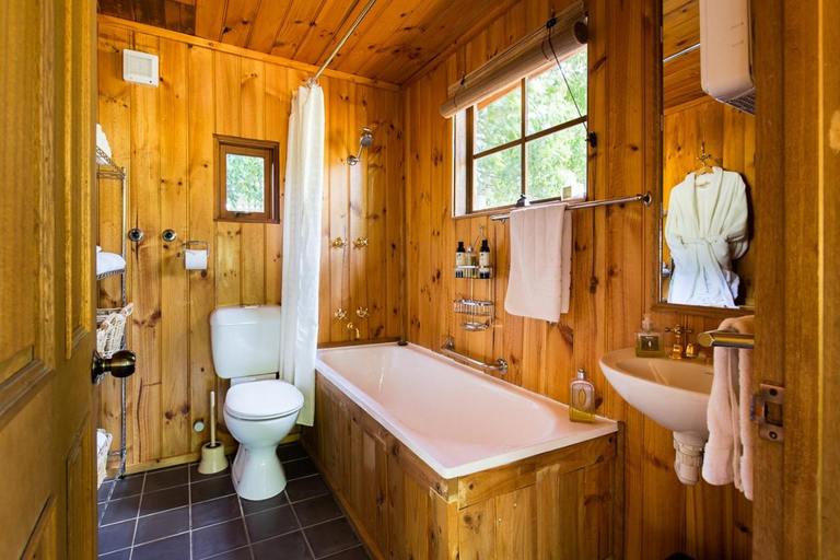 Bathroom, Braeside Mount Macedon Country Retreat Bed and Breakfast, Macedon Ranges Bal
