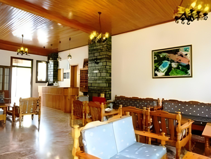 Others 3, Hotel Rezi, Epirus