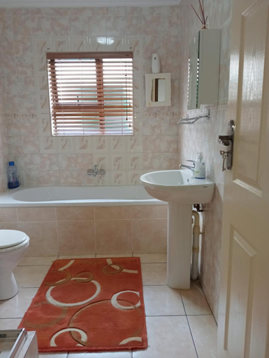 Bathroom, KnB Guesthouse, Bojanala
