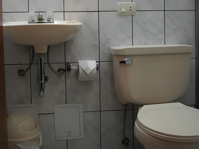 Bathroom 2, Picol Hostal, Cusco