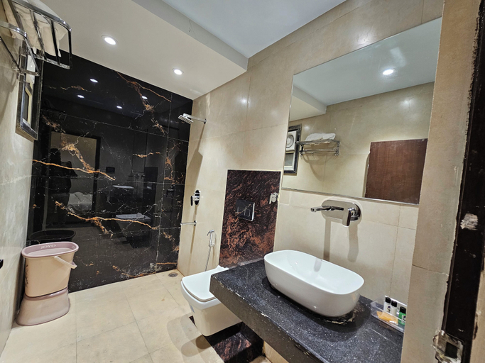 Bathroom 4, Hotel MK Vivanta, Gwalior