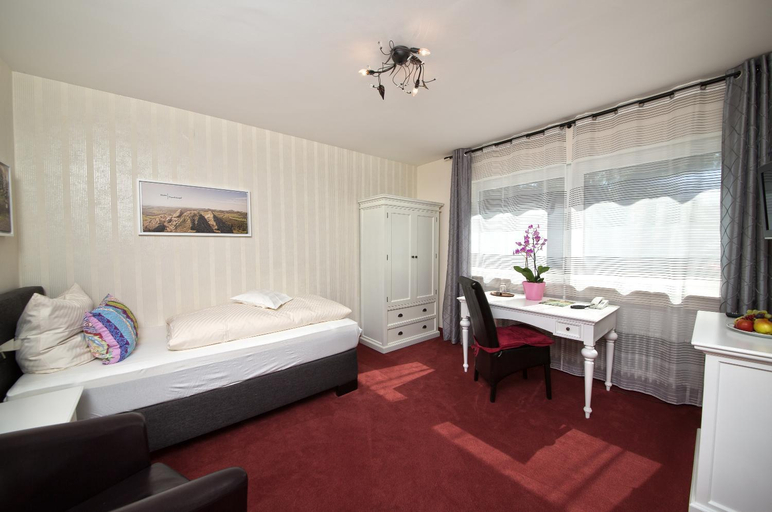 Bedroom 3, Hotel Jagerhof, Bad Kissingen