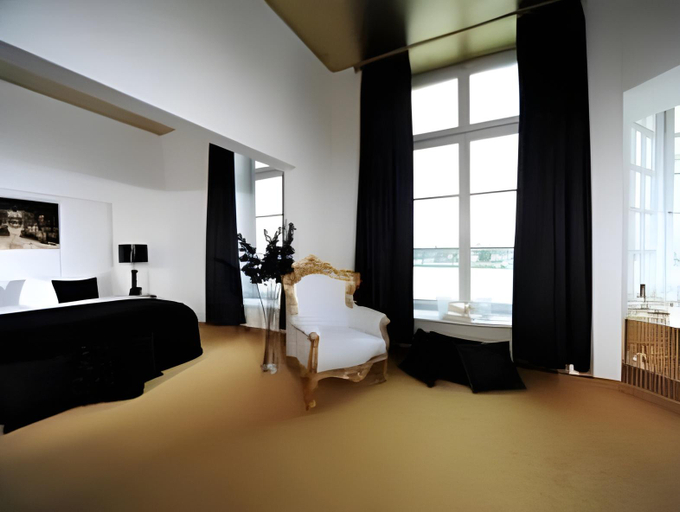 Others 5, Hotel Bucheneck, Neuwied