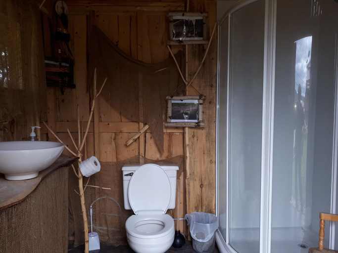 Bathroom, Hebergement de la Montagne St-Roch, Mékinac