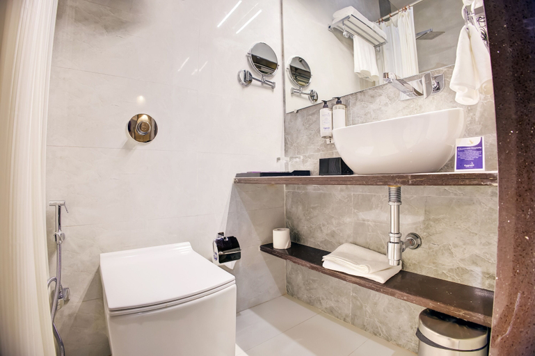 Bathroom 3, Cozzet Mahad, Raigarh