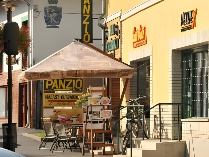 Others 3, Huli Panzio, Tokaji