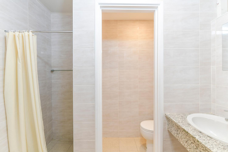 Bathroom 7